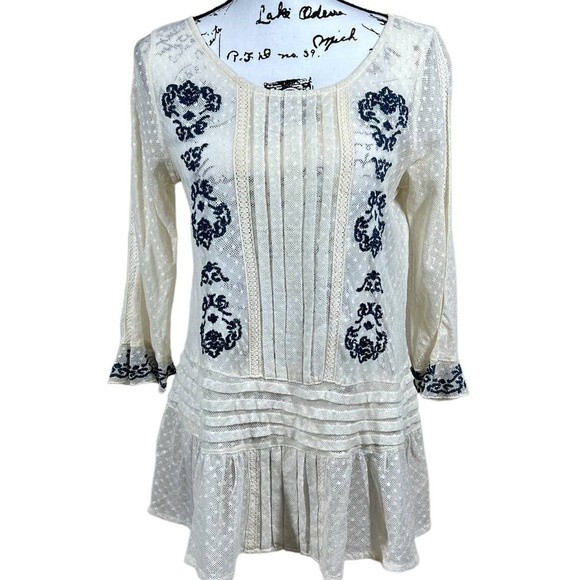 Free People cream top Jocelyn Boho Lace Embroidered Pleated Bell Sleeves size M - Picture 1 of 14